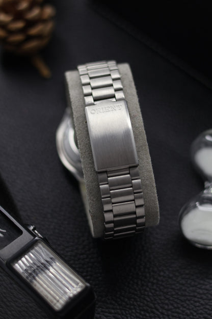 (Super Rare) Orient Tri-Star Crystal Champagne Micro Snakeskin Pattern TV Dial - Automatic Vintage Watch (Pre Owned) - SE553