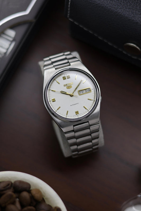 1989 Seiko 5 White Dial - Automatic Vintage Watch (Pre Owned) - A359