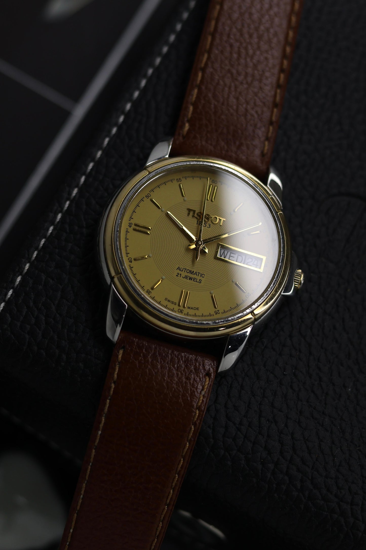 (Extremely Rare) TISSOT Seastar Automatic Champagne Dial with Gold Plated Bezel - Swiss Vintage Watch (Pre Owned) - SE688
