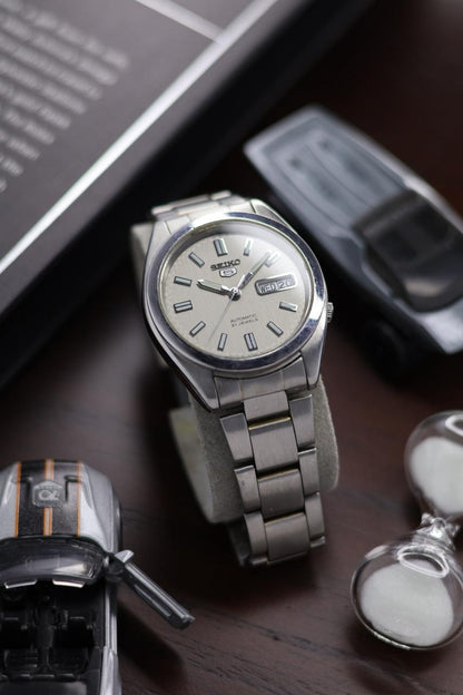 Seiko 5 Grey Dial with Glass Back - Automatic Vintage Watch (Pre Owned) - SE551