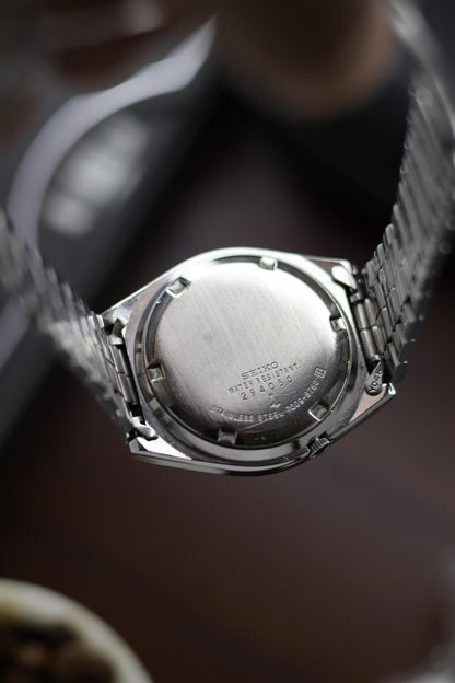1982 Seiko 5 Black Dial- Automatic Vintage Watch (Pre Owned) - A228