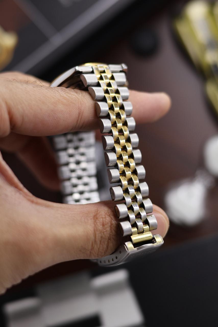 (Super Rare) Seiko 5 SNXJ92 Gold Dial with Fluted Bezel, Two Tone Jubilee Bracelet & Glass Back - Automatic Vintage Watch (Pre Owned) - SE421