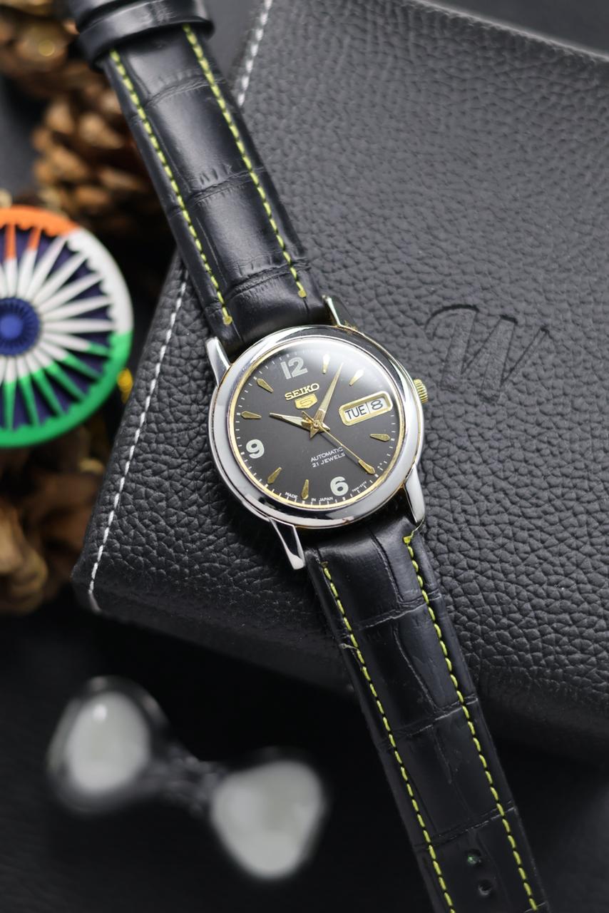 (Super Rare) 2001 Seiko 5 Black Dial - Automatic Vintage Watch (Pre Owned) - SE608