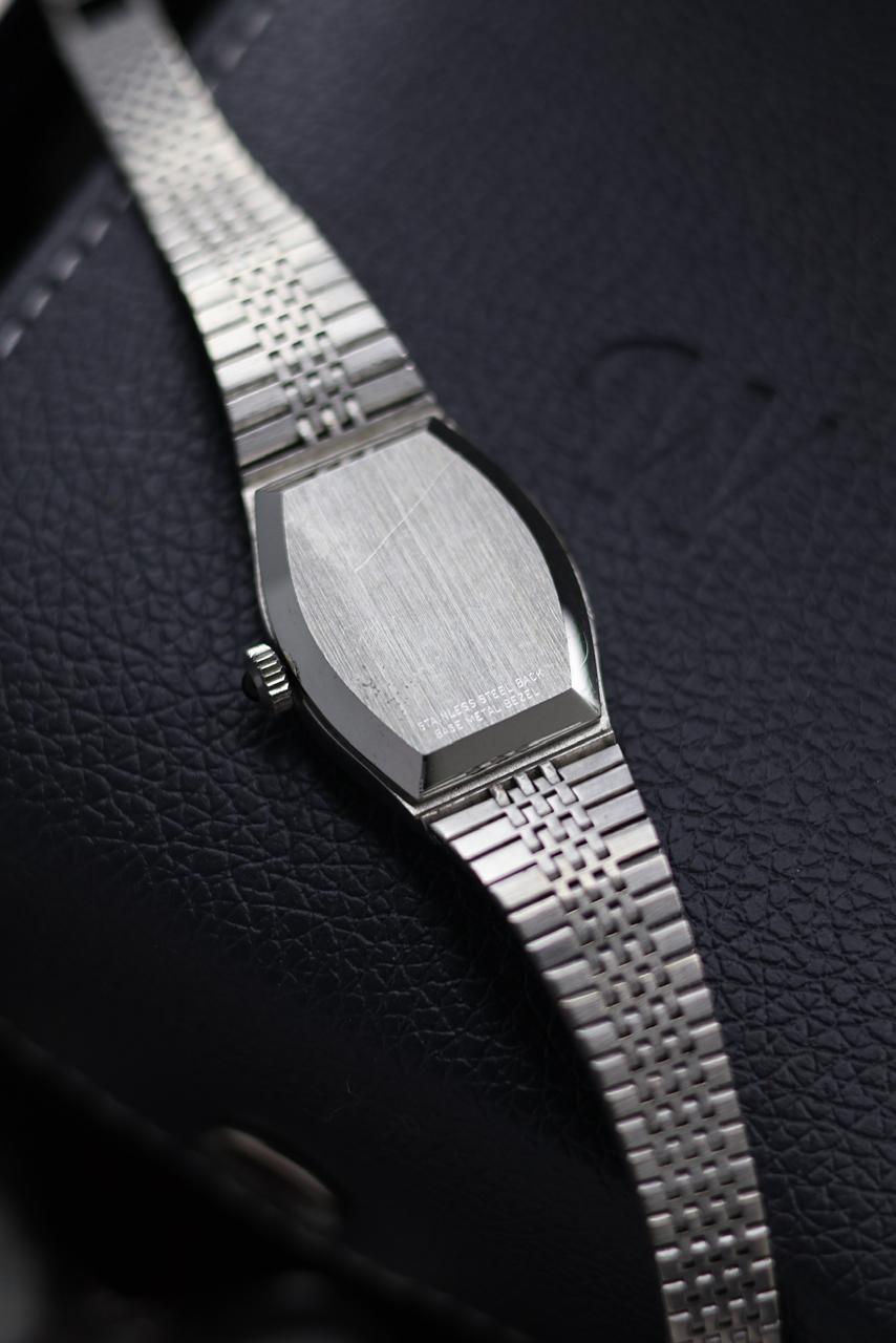 (Extremely Rare) LONGINES Ladies Silver Tonneau Dial - Swiss Vintage Watch (Pre Owned) - SE498