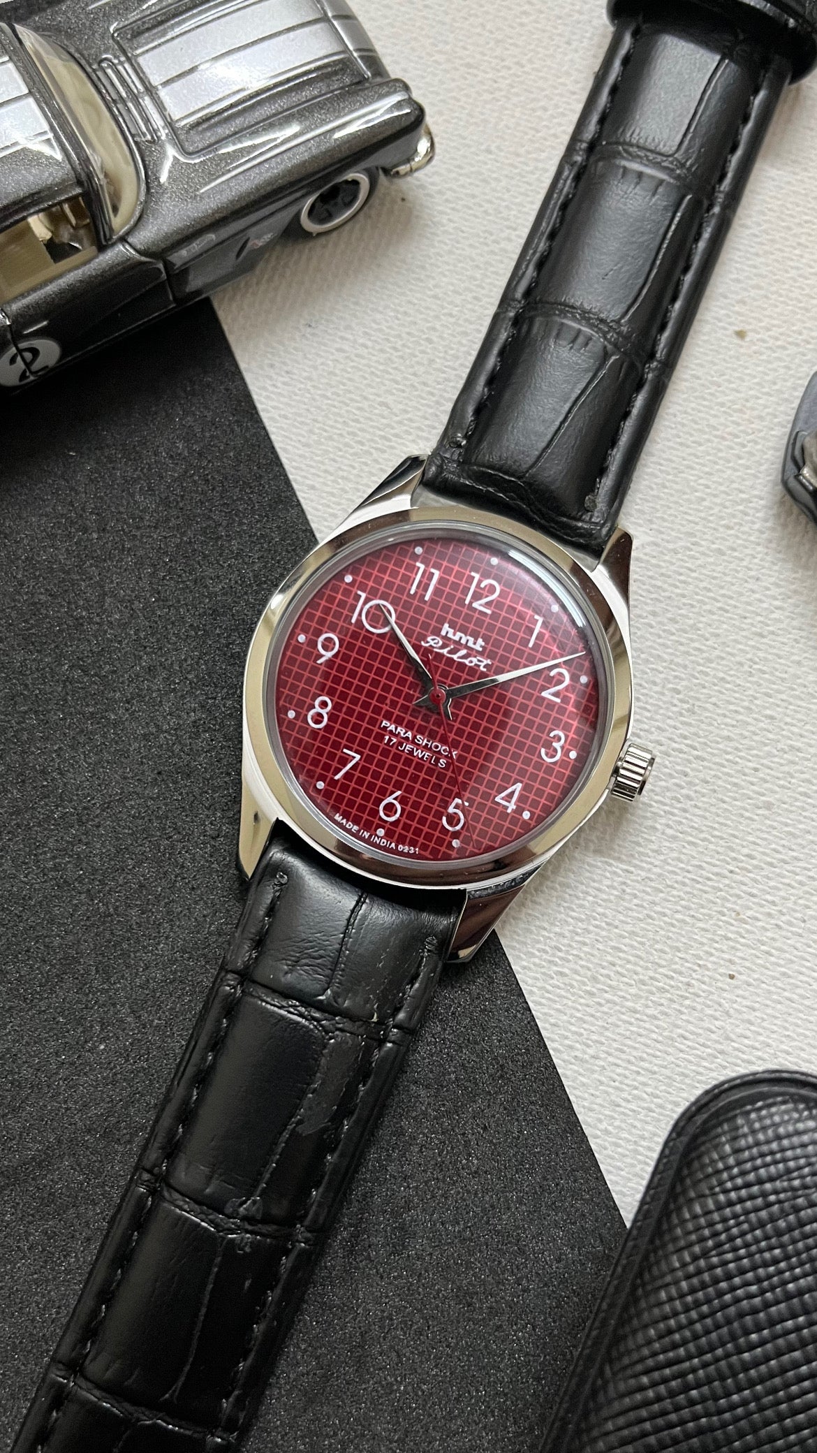 HMT Pilot Graph Dial - RED