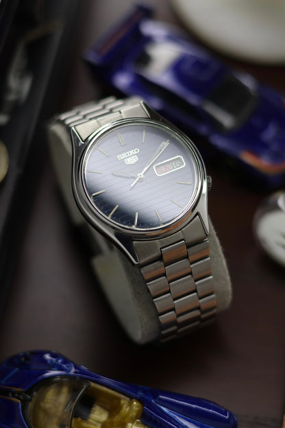 Seiko 5 Blue Dial with Glass Back - Automatic Vintage Watch (Pre Owned) - SE522