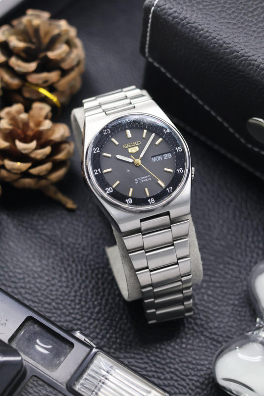 Seiko 5 Railway Time Black Dial - Automatic Vintage Watch (Pre Owned) - SE647