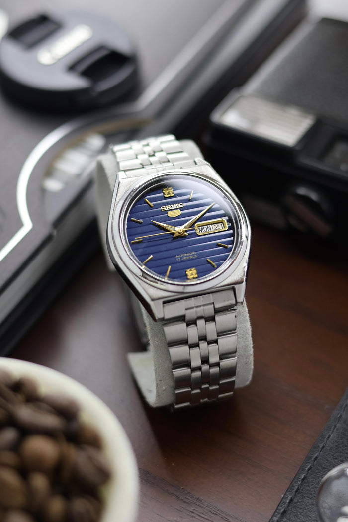 1981 Seiko 5 Blue Dial - Automatic Vintage Watch (Pre Owned) - A235