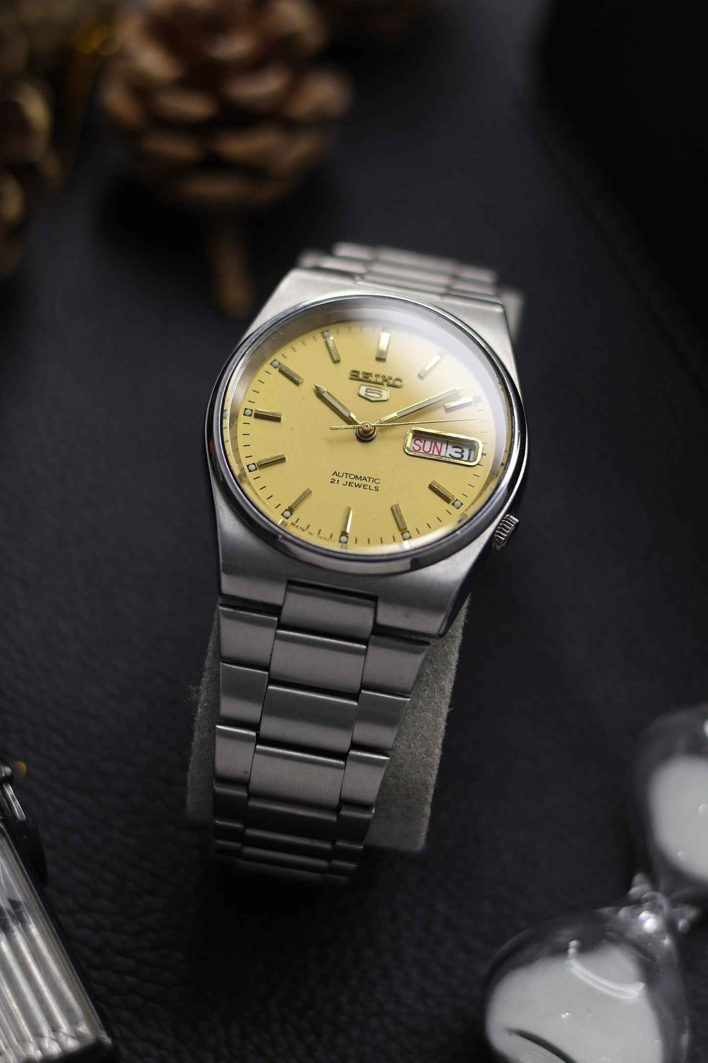 (Super Rare) Seiko 5 Yellow Dial with Glass Back - Automatic Vintage Watch (Pre Owned) - SE628
