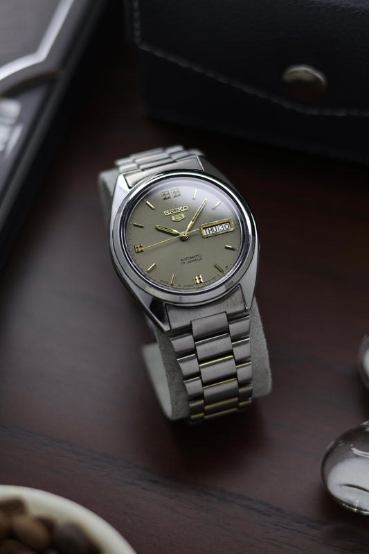 1986 Seiko 5 Grey Dial - Automatic Vintage Watch (Pre Owned) - A370