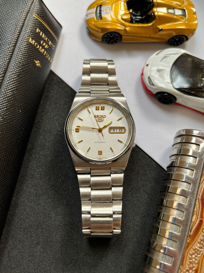 Seiko 5 White Dial (Pre Owned)