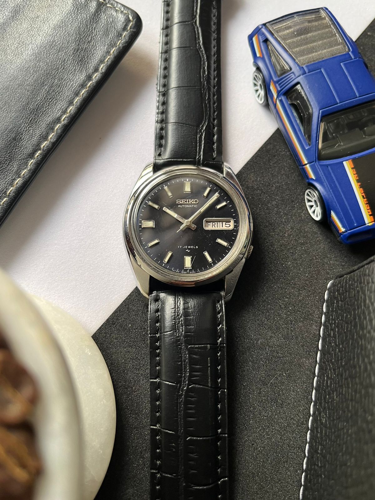 Seiko 5 Navy Blue Sunburst Dial (Pre Owned)