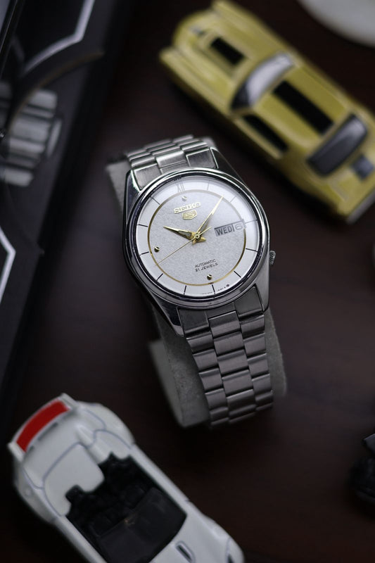 (Super Rare) 1976 Seiko 5 White Snowflake Dial - Automatic Vintage Watch (Pre Owned) - SE466