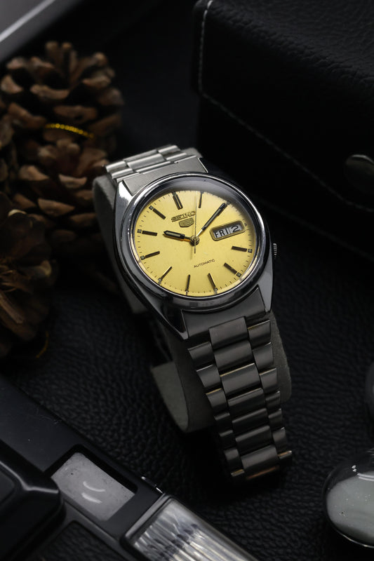 (Super Rare) Seiko 5 Gold Dial with Glass Back - Automatic Vintage Watch (Pre Owned) - SE641
