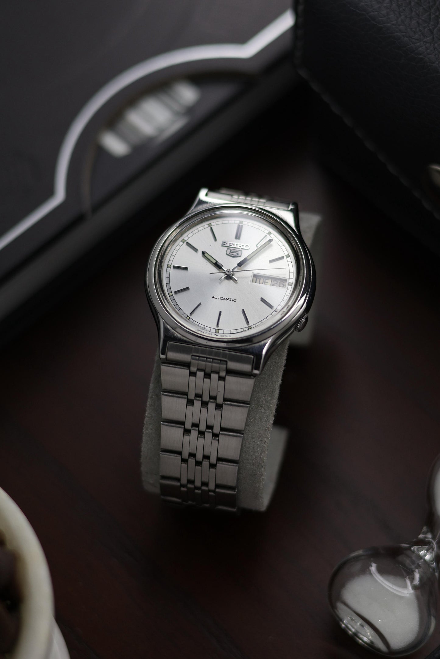 (Super Rare) 1985 Seiko 5 Silver Dial - Automatic Vintage Watch (Pre Owned) - A339
