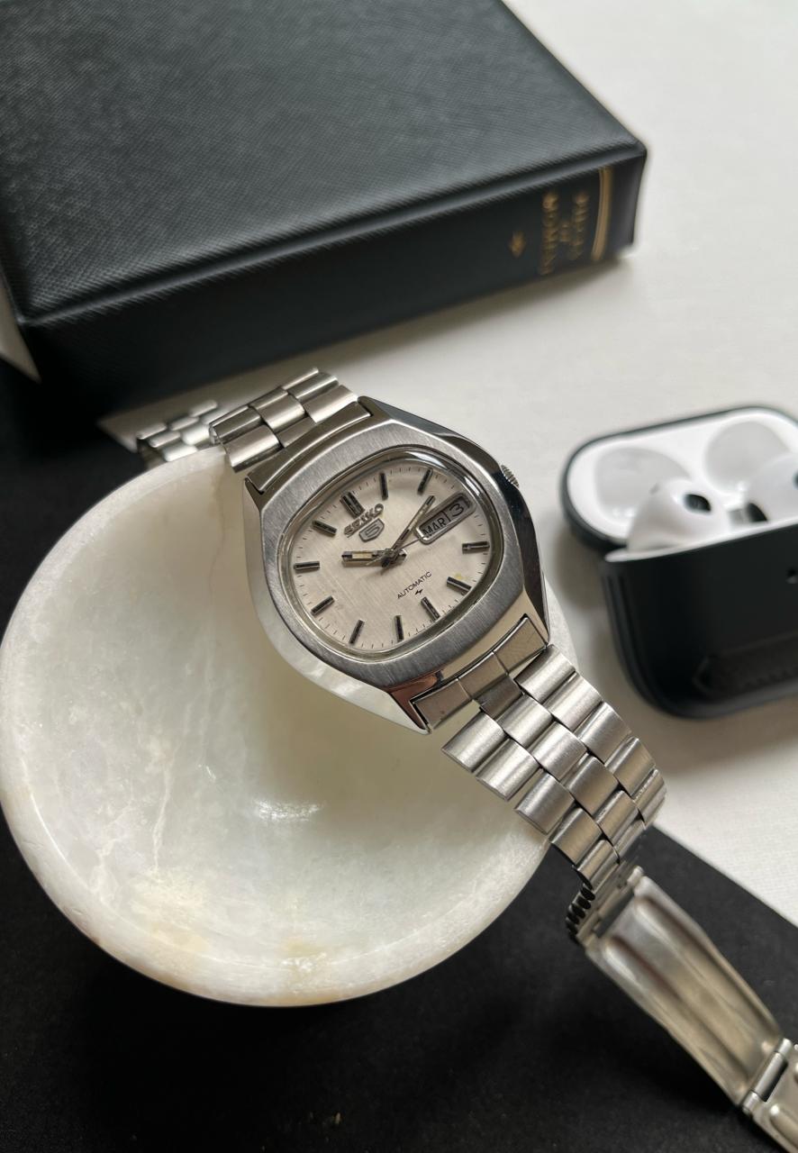 (Super Rare) 1980s Seiko 5 White Dial (Pre Owned)