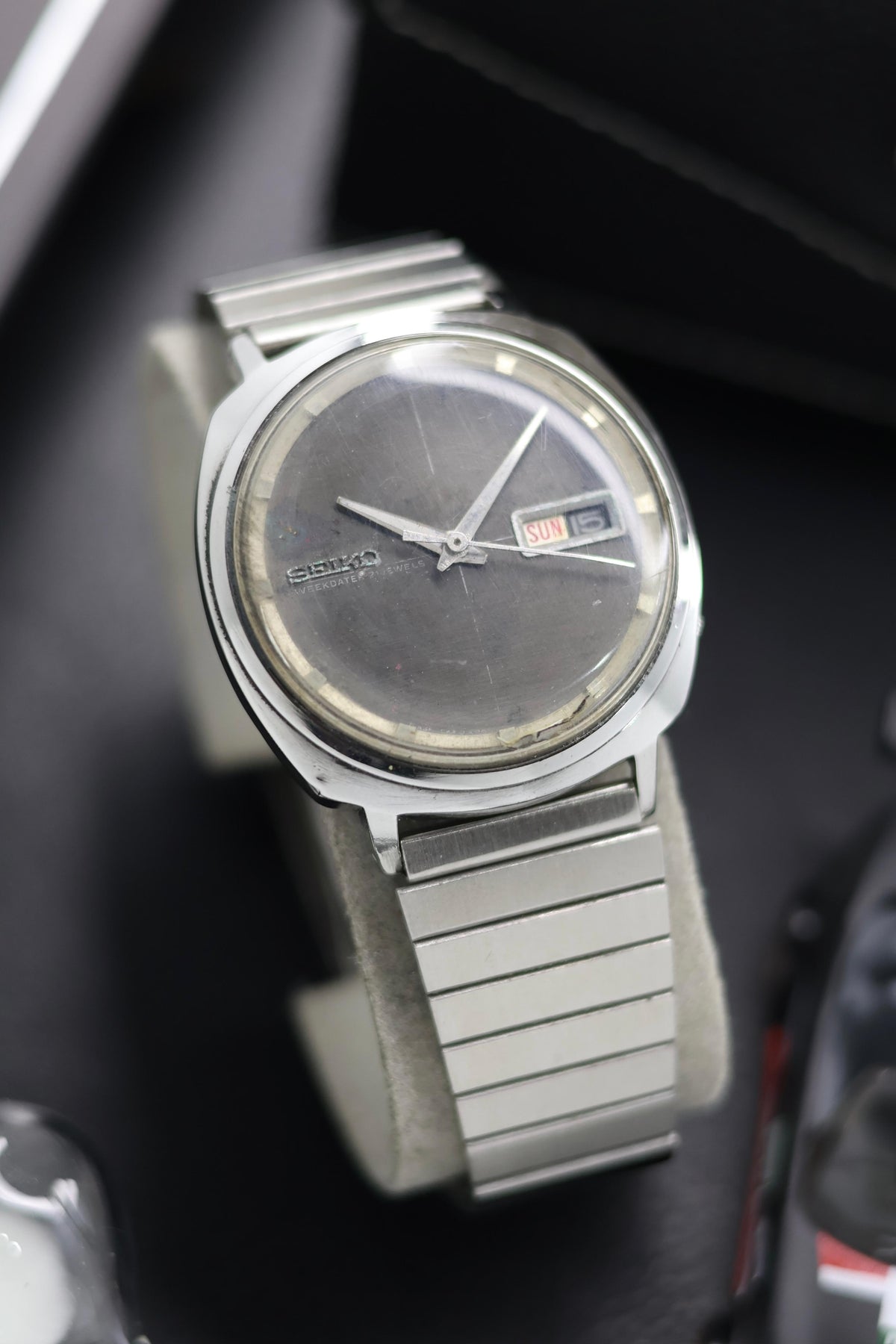 (Extremely Rare) 1966 Seiko 5 Sportsmatic Weekdater Patina Charcoal Dial - Automatic Vintage Watch (Pre Owned) - SE556