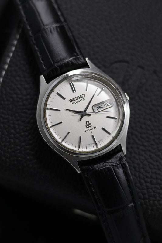 (JDM - Extremely Rare) 1978 Seiko Quartz Type II White Dial with Japanese Kanji Date - Quartz Vintage Watch (Pre Owned) - SE509
