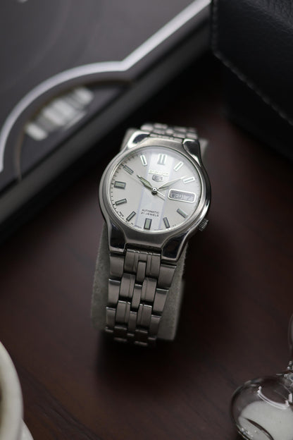 Seiko 5 White Motif Dial with Glass Back - Automatic Vintage Watch (Pre Owned) - A413