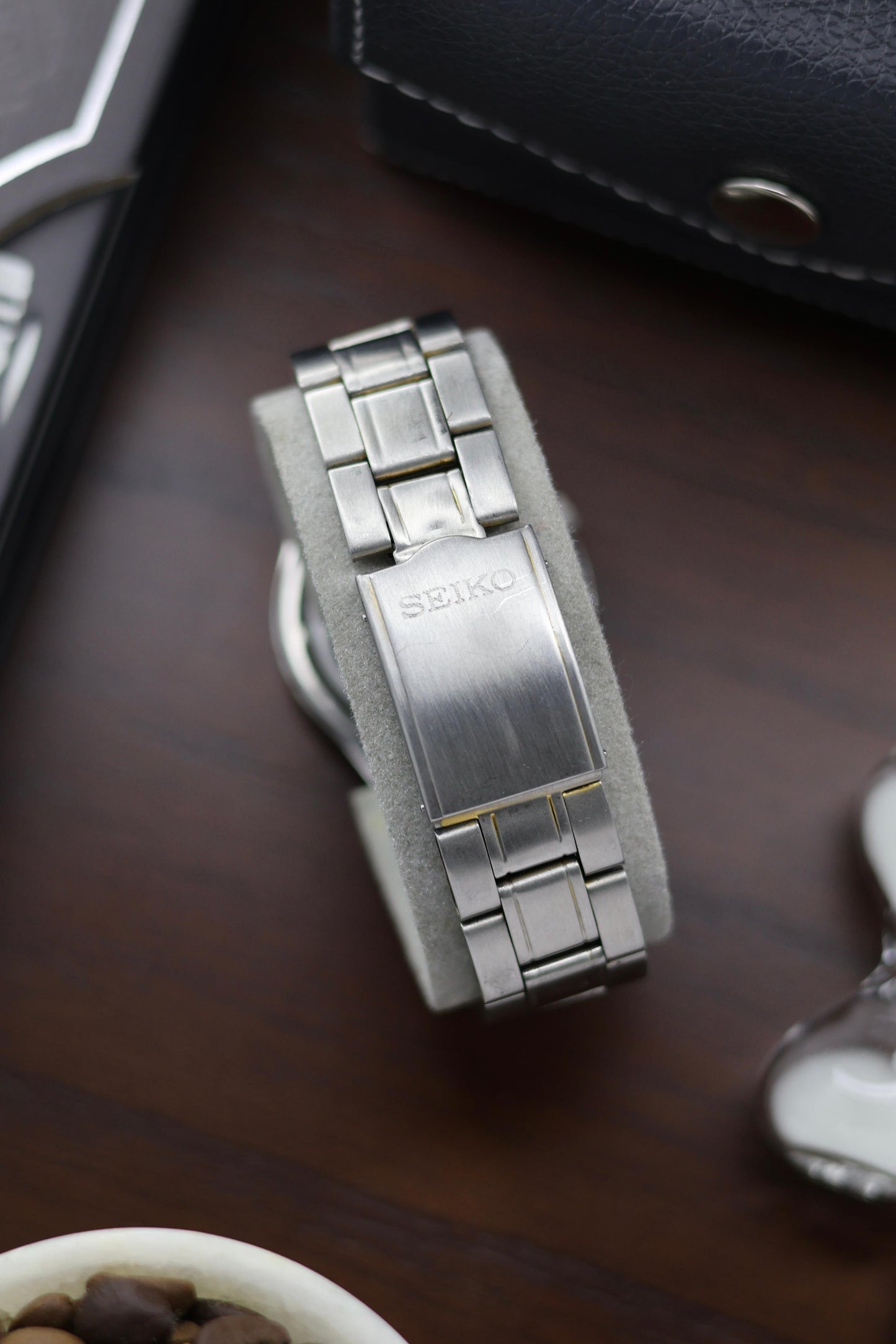 (Super Rare) Seiko 5 Sports Diver 100M Yellow Motif Dial with Glass Back and Rotating Bezel - Automatic Vintage Watch (Pre Owned) - A311