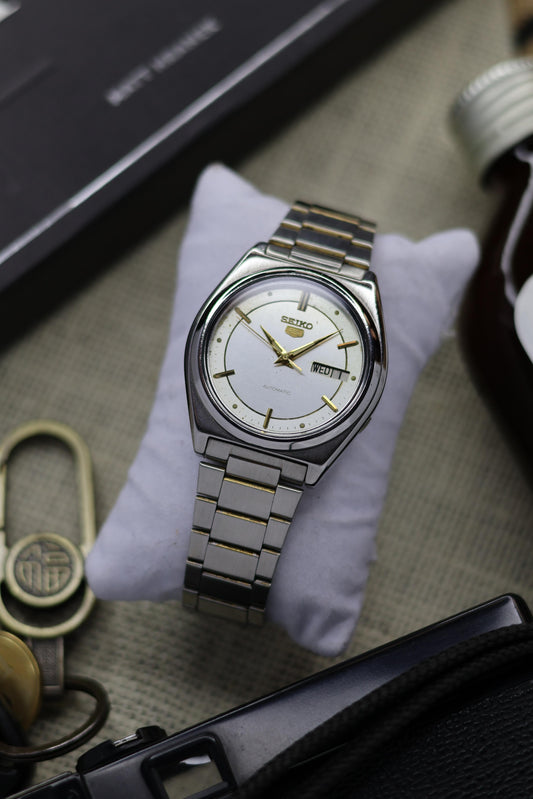 Seiko 5 Silver Dial (Pre Owned)