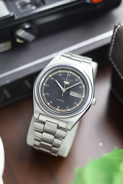 1981 Seiko 5 Black Dial - Automatic Vintage Watch (Pre Owned) - A115