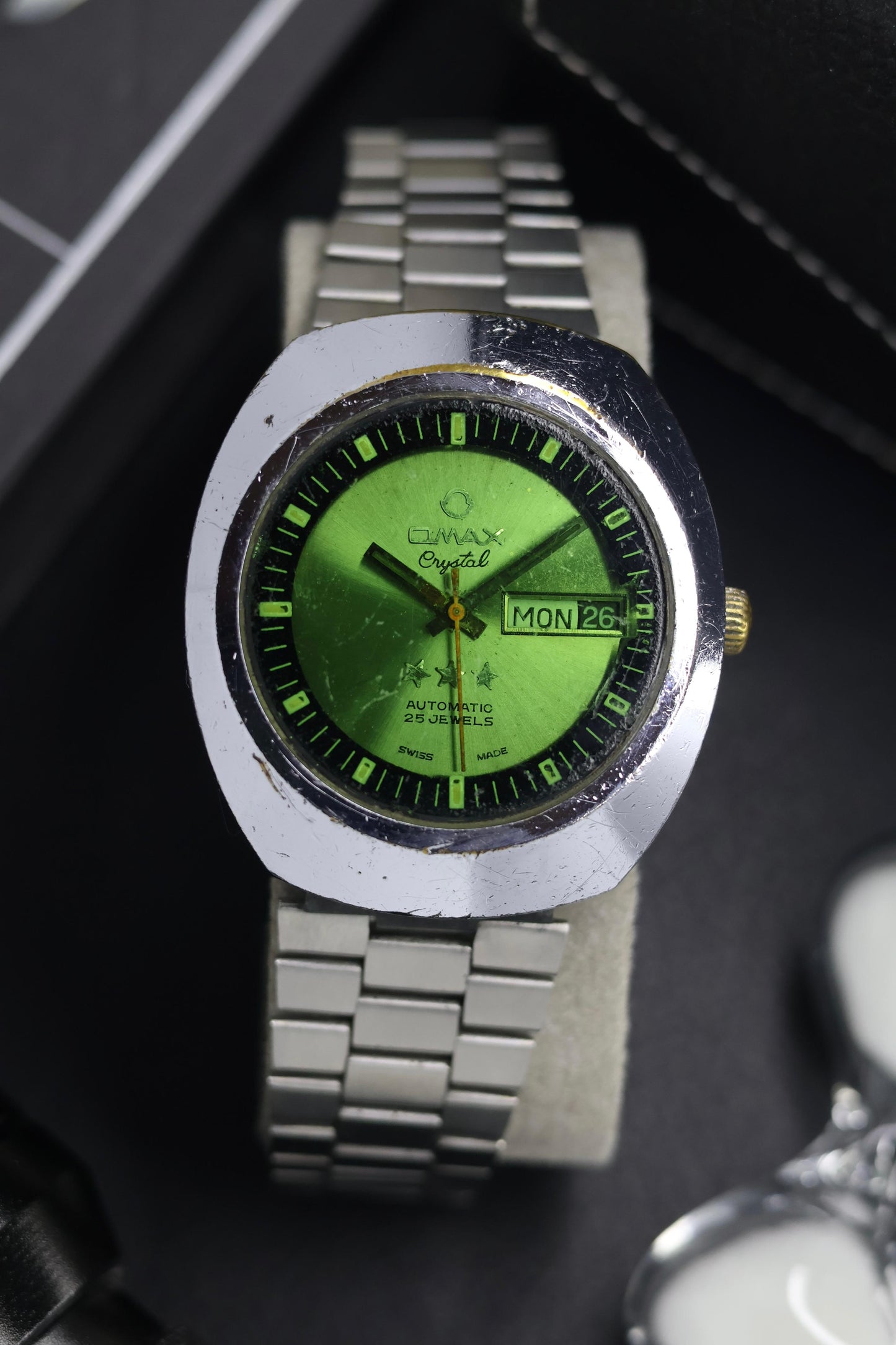 (Super Rare) Omax Crystal 25 Jewels Green Dial - Automatic Swiss Vintage Watch (Pre Owned) - SE518