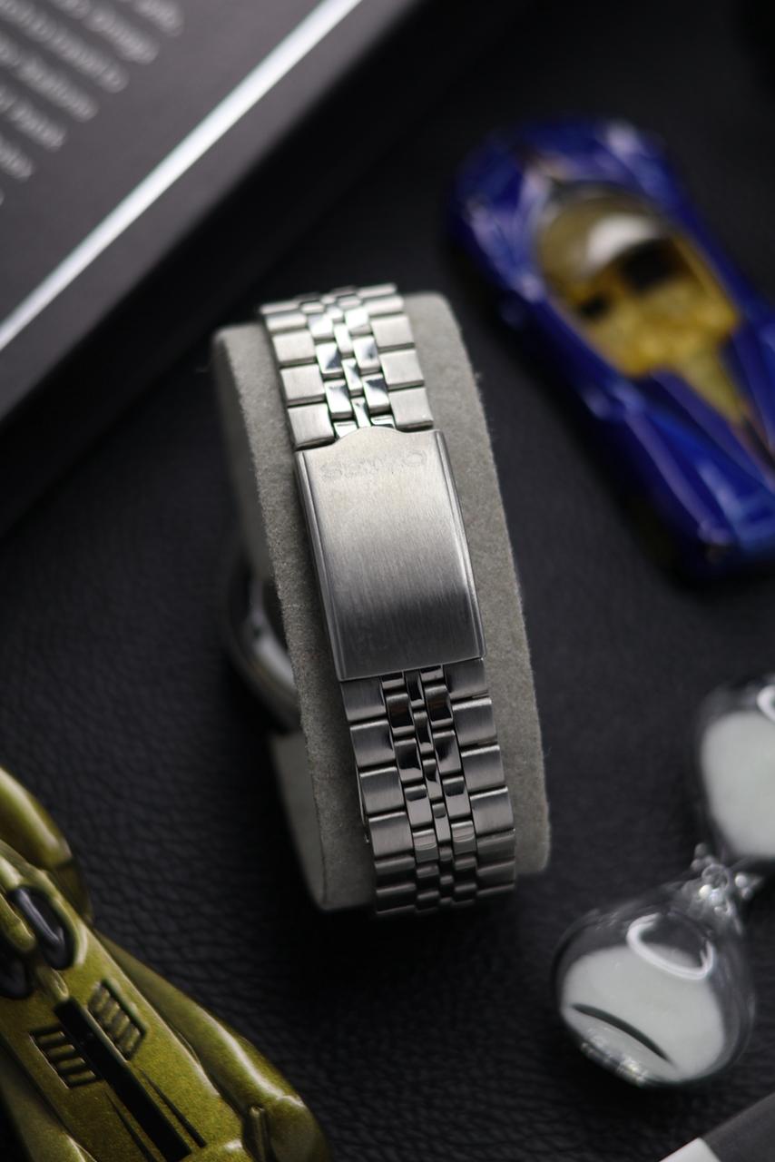 (Super Rare) 1986 Seiko 5 Blue Motif Dial - Automatic Vintage Watch (Pre Owned) - SE527