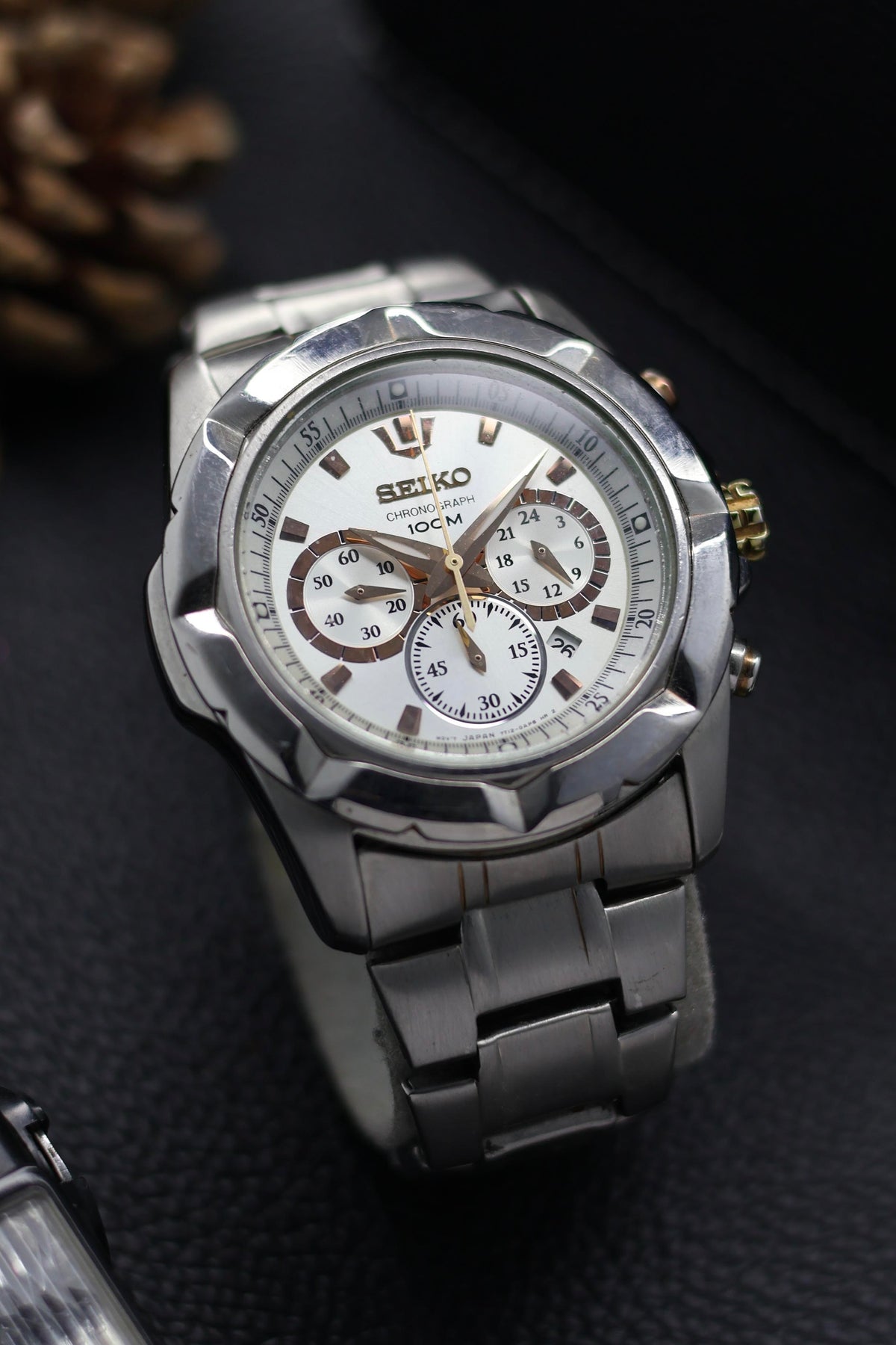 (Super Rare) Seiko Chronograph 100M White Dial - Quartz Vintage Watch (Pre Owned) - SE620