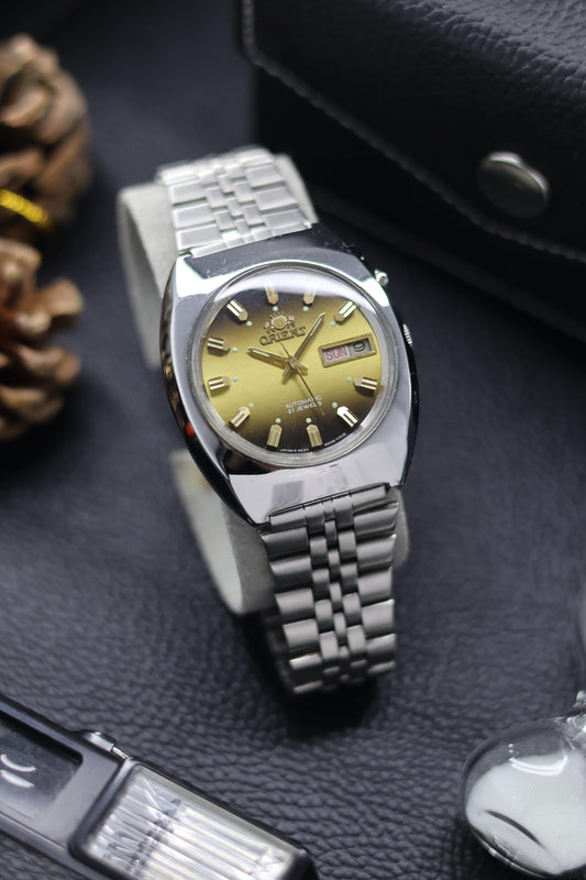 (Super Rare) Orient Tri-Star Crystal Gradient Dial - Automatic Vintage Watch (Pre Owned) - SE616