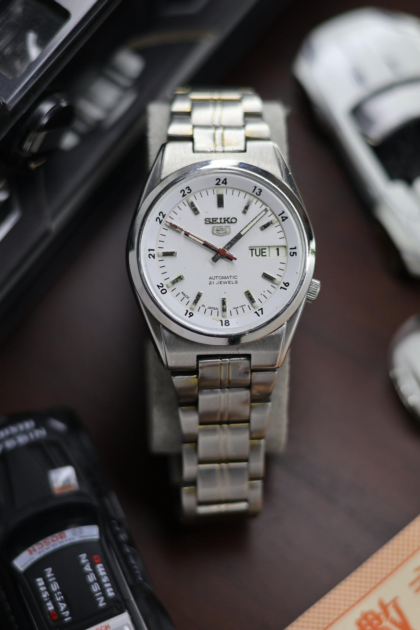 Seiko 5 SNK559 Railway Time White Dial with Glass Back - Automatic Vintage Watch (Pre Owned) - SE517