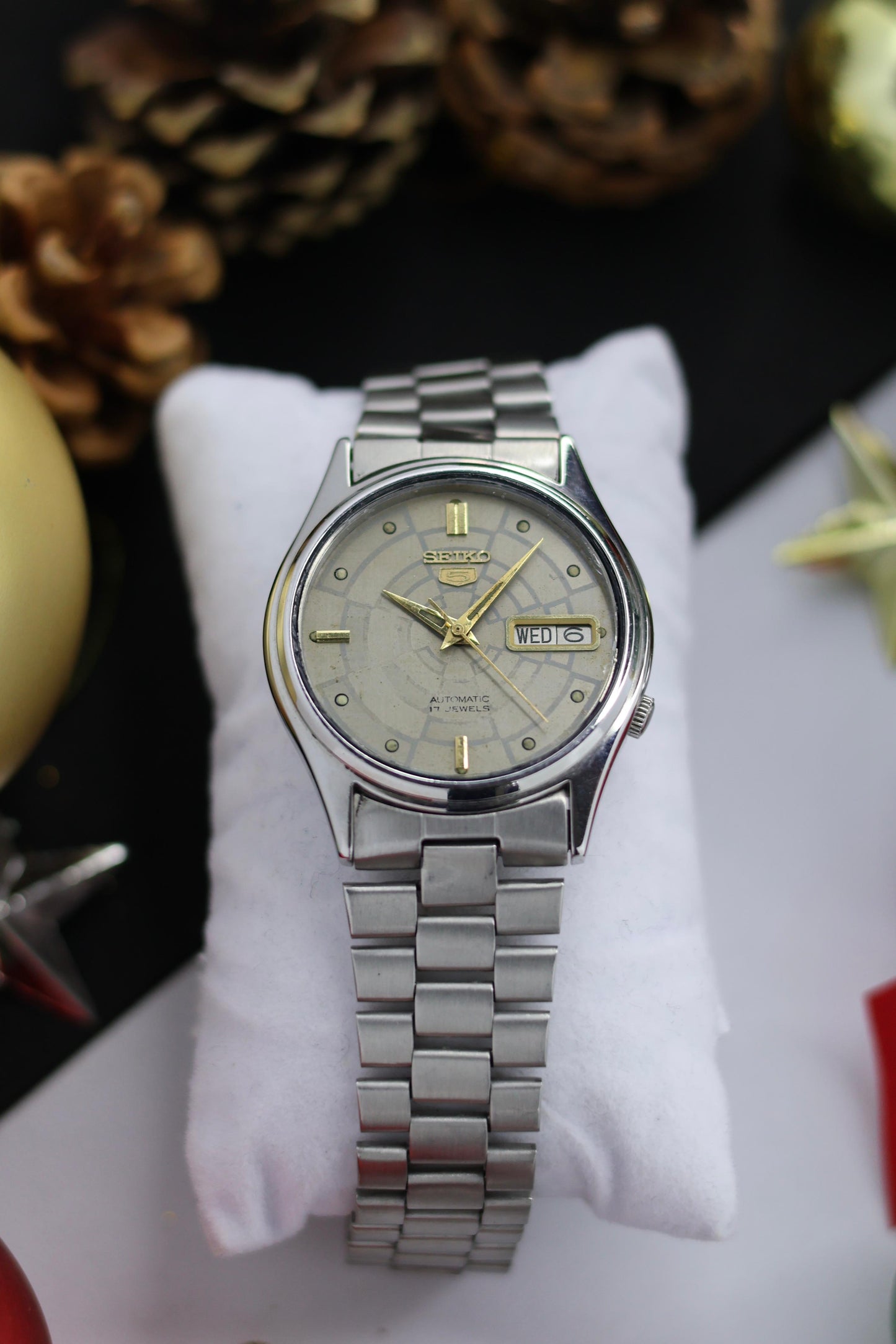 1983 Seiko 5 Grey Motif Dial (Pre Owned)