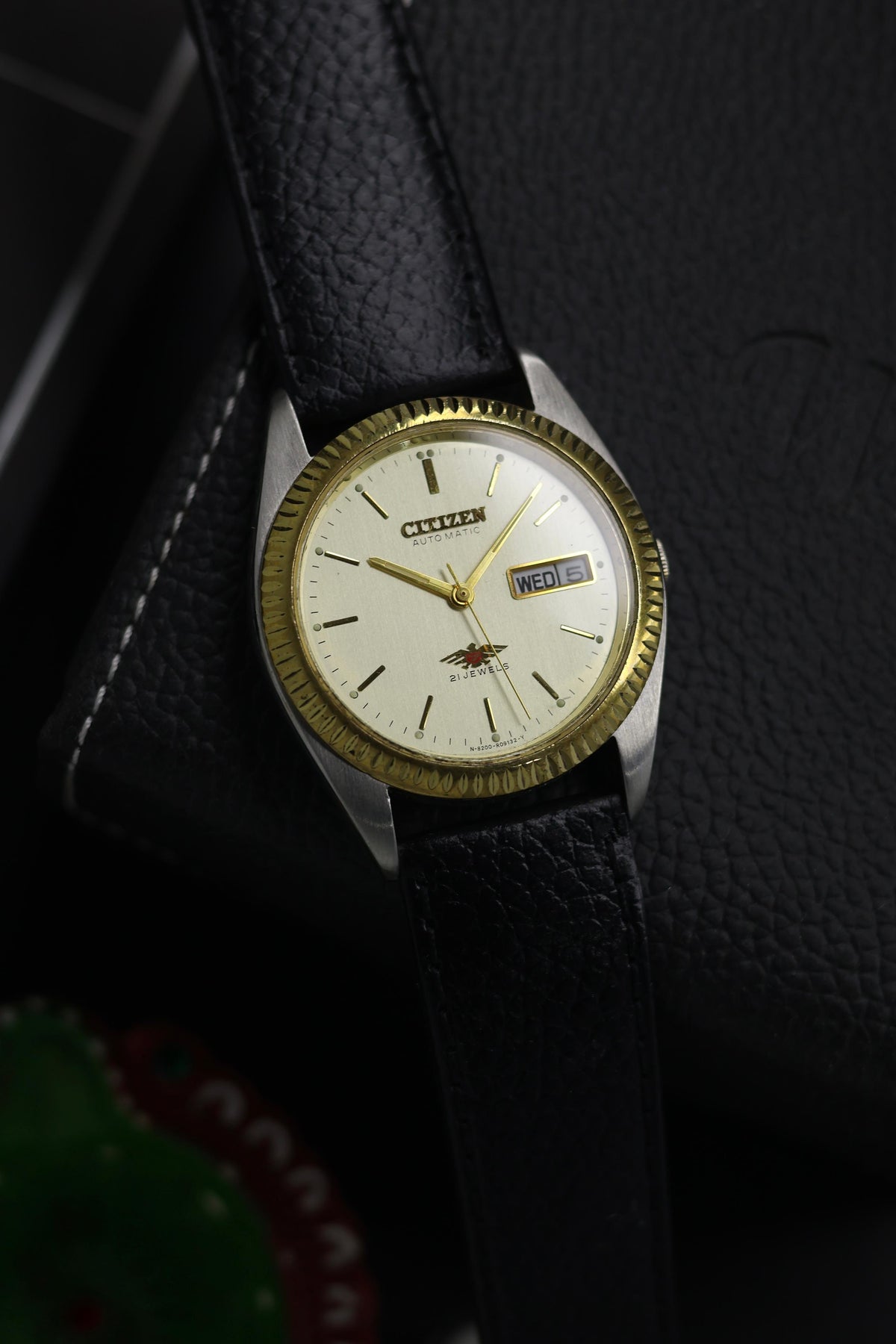 (Super Rare) Citizen Eagle 7 Two-Tone Champagne Dial with Fluted Bezel - Automatic Japanese Vintage Watch (Pre Owned) - SE874