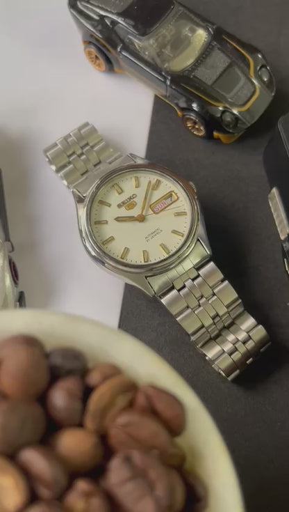 1985 Seiko 5 White Dial (Pre Owned)