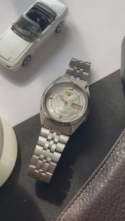 1998 Seiko 5 Silver Patterned Dial (Pre Owned)