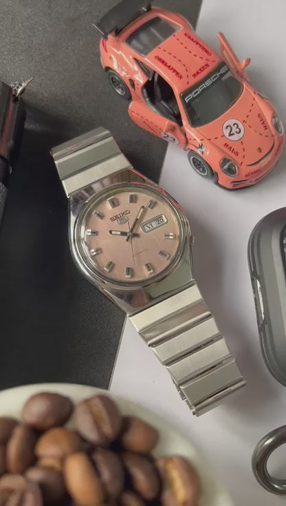 (Super Rare) 1981 Seiko Salmon Dial (Pre Owned)