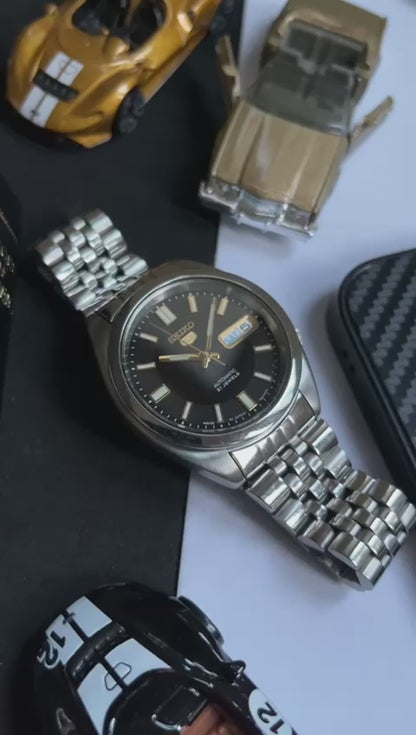 Seiko 5 Black Dial with Jubilee Strap (Pre Owned)