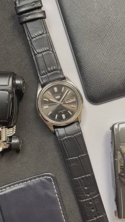 Seiko 5 Black/Grey Sunburst Dial (Pre Owned)