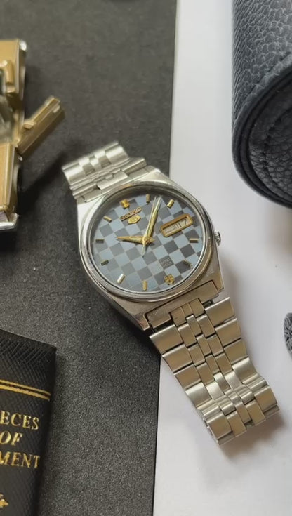 Seiko 5 Blue Patterned Dial (Pre Owned)