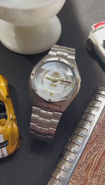 (Super Rare) Limited Edition Orient Tri-Star Crystal (Pre Owned)