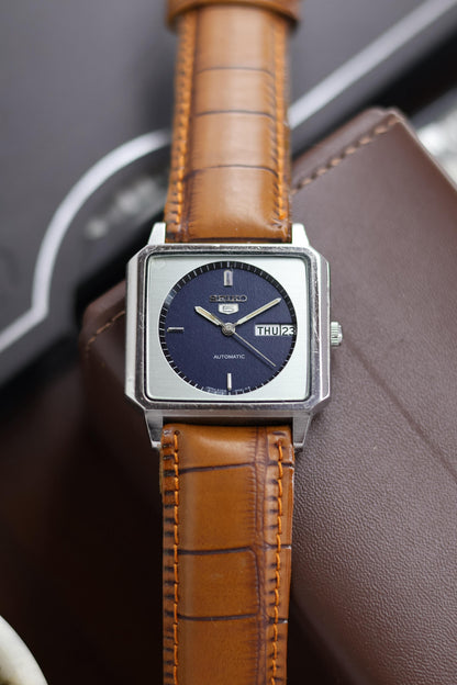 (Super Rare) 1983 Seiko 5 Navy Blue TV Dial - Automatic Vintage Watch (Pre Owned) - A173