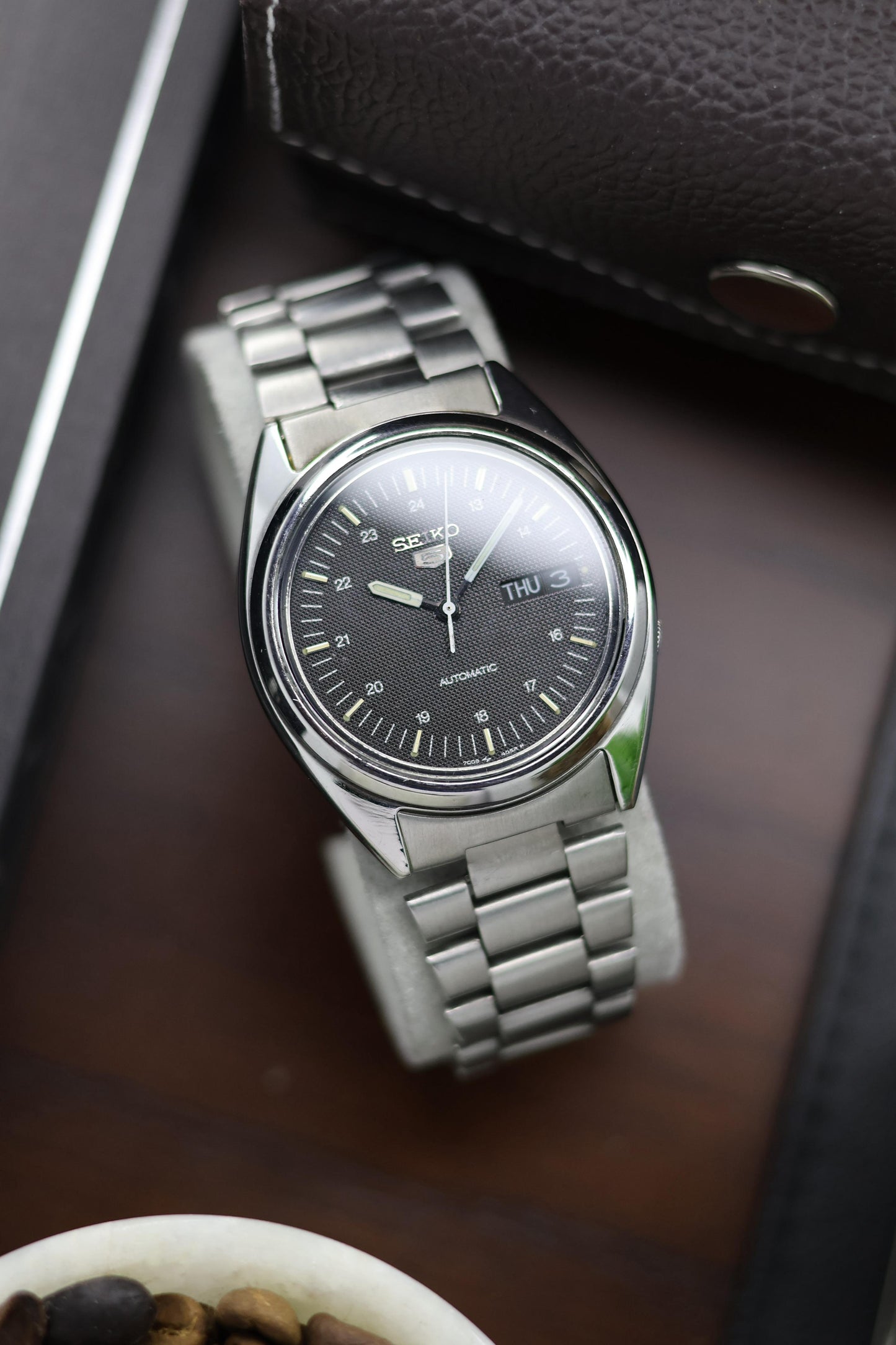 (Super Rare) 1985 Seiko 5 Black Textured Dial - Automatic Vintage Watch (Pre Owned) - A68