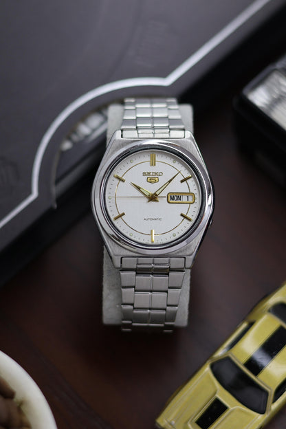 Seiko 5 White Motif Dial With Glass Back - Automatic Vintage Watch (Pre Owned) - A170