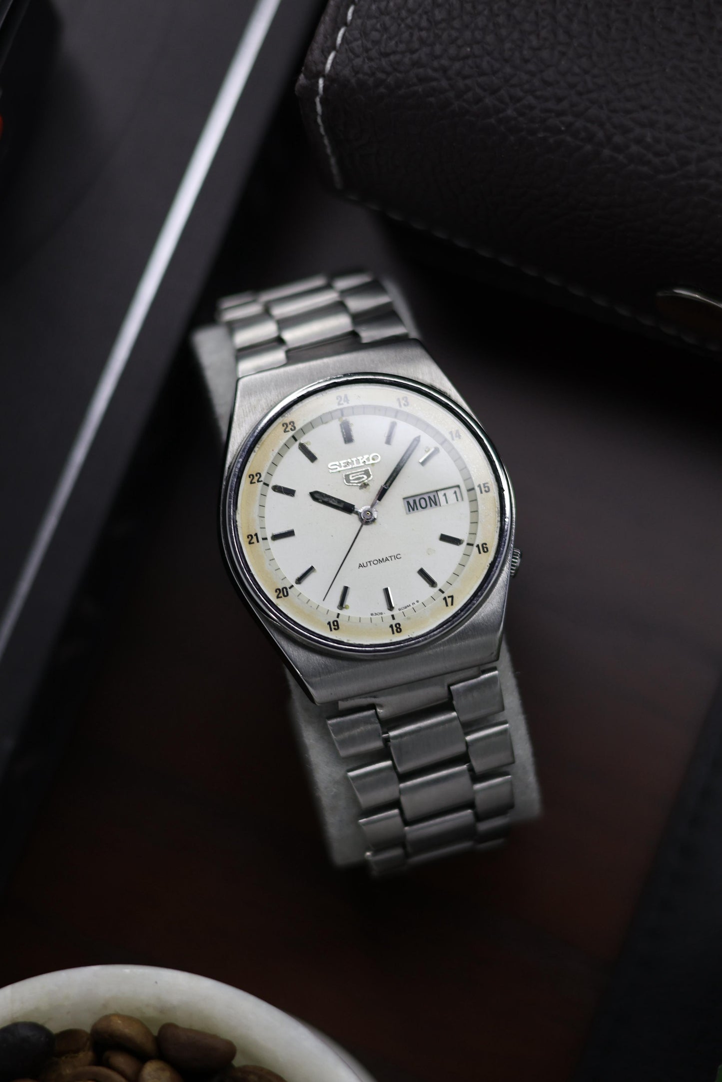1982 Seiko 5 White Railway Time Dial - Automatic Vintage Watch (Pre Owned) - A110
