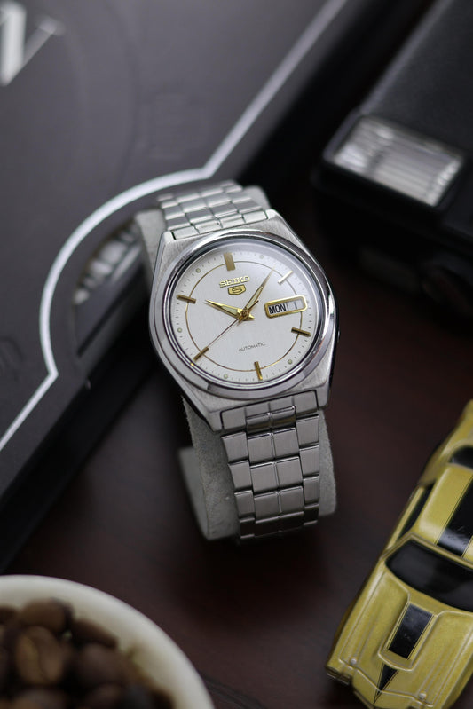 Seiko 5 White Motif Dial With Glass Back - Automatic Vintage Watch (Pre Owned) - A170