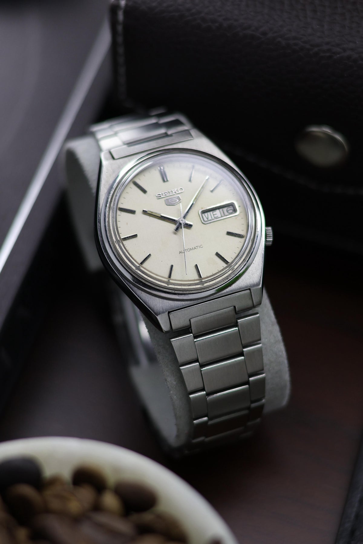 1980 Seiko 5 White Dial - Automatic Vintage Watch (Pre Owned) - A93