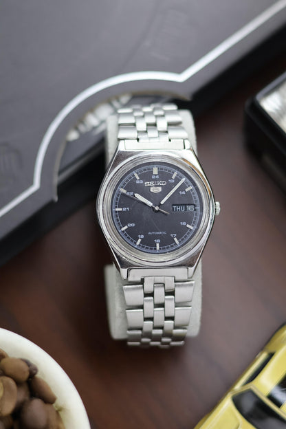 1985 Seiko 5 Navy Blue Dial - Automatic Vintage Watch (Pre Owned) - A172