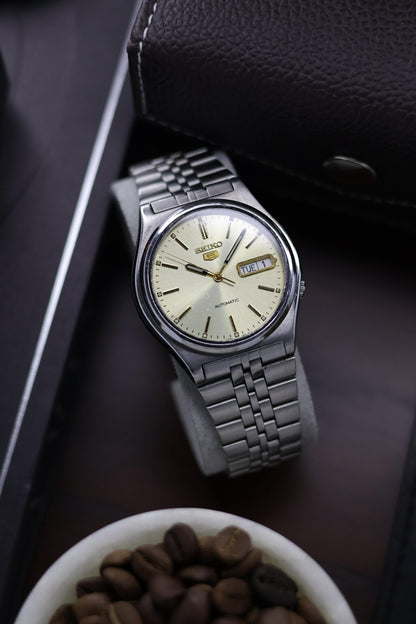 Seiko 5 Champagne Dial With Glass Back - Automatic Vintage Watch (Pre Owned) - A193