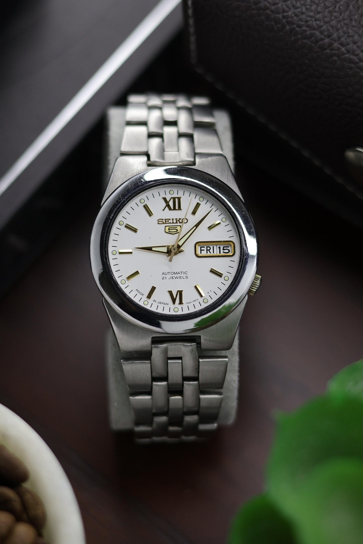 Seiko 5 White Dial with Glass Back - Automatic Vintage Watch (Pre Owned) - A55