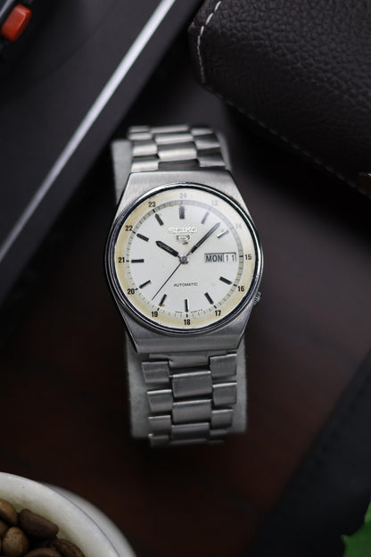 1982 Seiko 5 White Railway Time Dial - Automatic Vintage Watch (Pre Owned) - A110